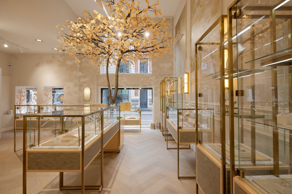 Interieur van de Vondel Diamonds boutique aan de Hobbemastraat, Amsterdam